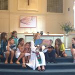 170702 Christa reads to kids